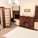 Spacious Private Room Study Room Attached Minutes Away From Eastwood