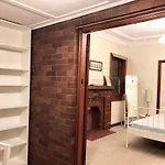 Spacious Private Room Study Room Attached Minutes Away From Eastwood