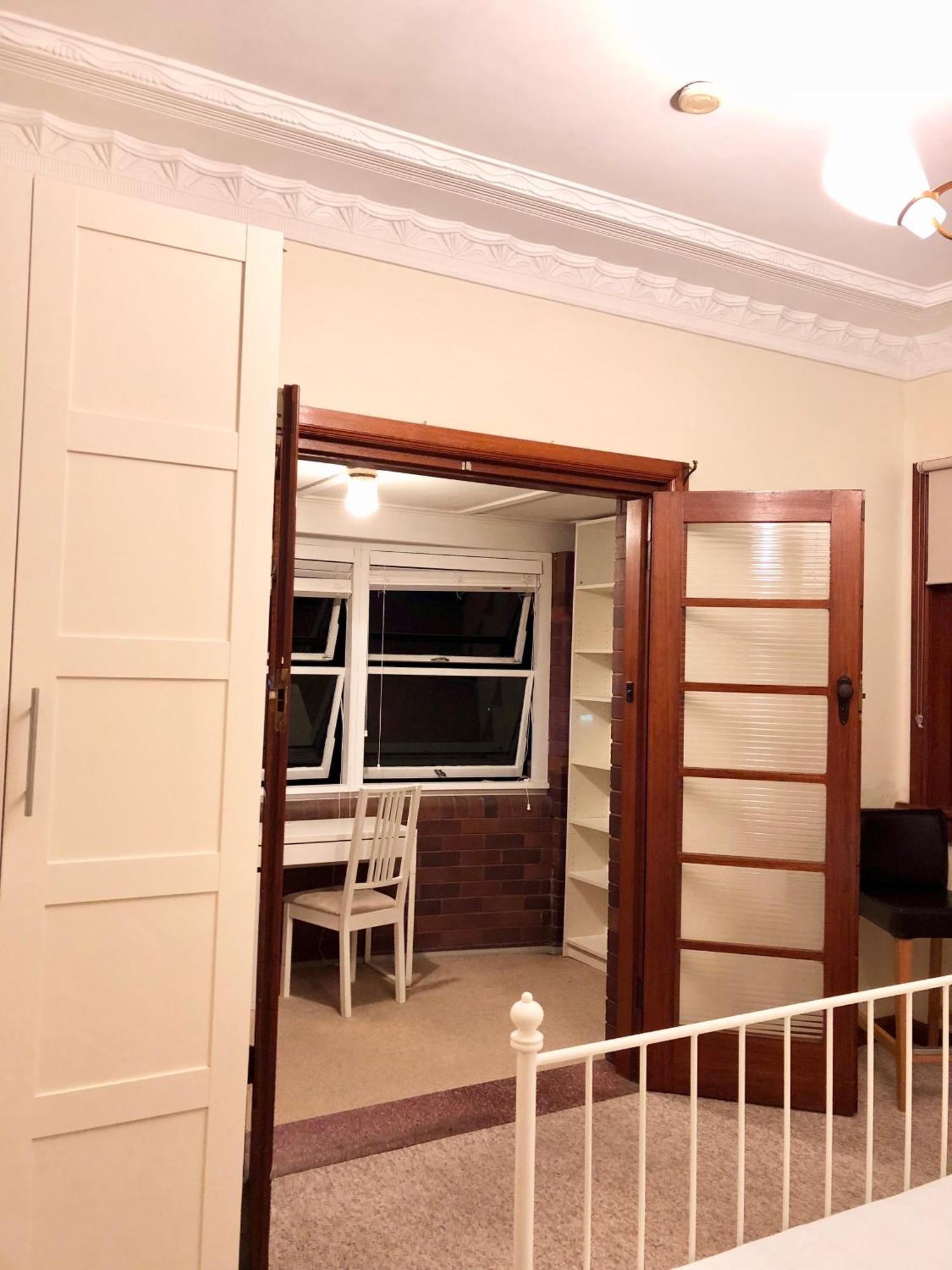 Homestay Spacious Private Study Attached Minutes Away From Eastwood