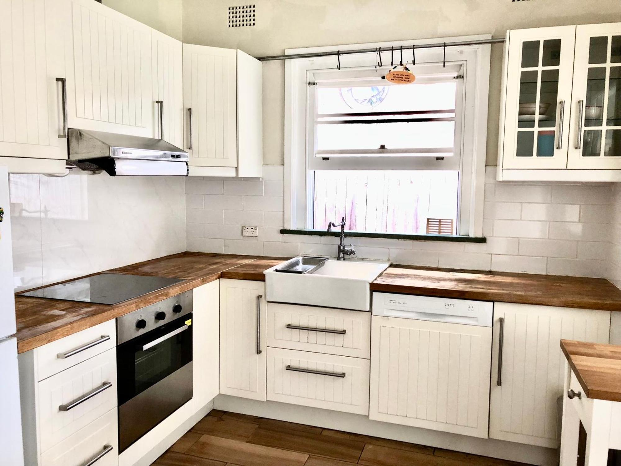 Spacious Private Study Attached Minutes Away From Eastwood Homestay *